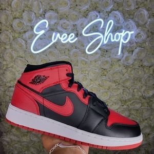 Jordan Retro 1 Red Black White